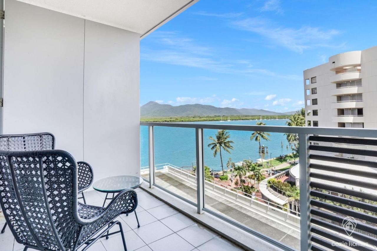 602 Harbour Lights With Ocean Views Otel Cairns Dış mekan fotoğraf